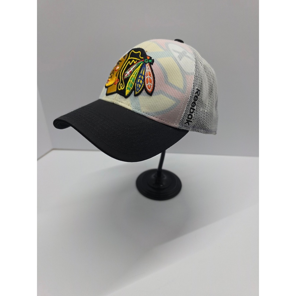 Reebok Chicago Blackhawks NHL Center Ice‎ Trucker Hat Snapback Mesh Cap